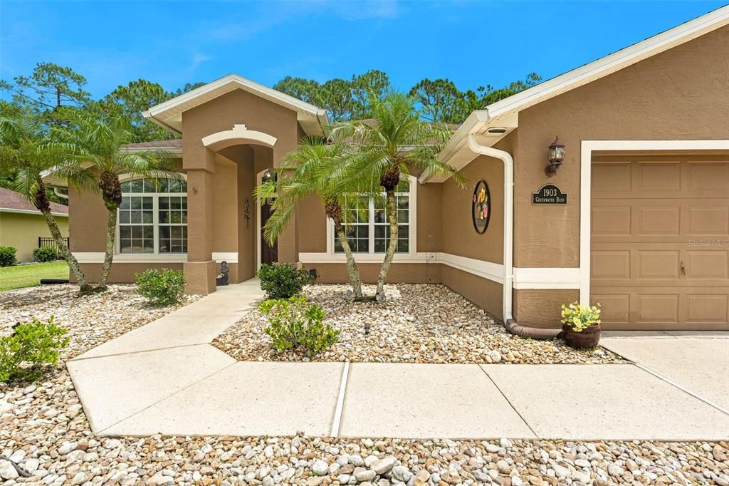 For Sale: $525,000 (4 beds, 2 baths, 1705 Square Feet)