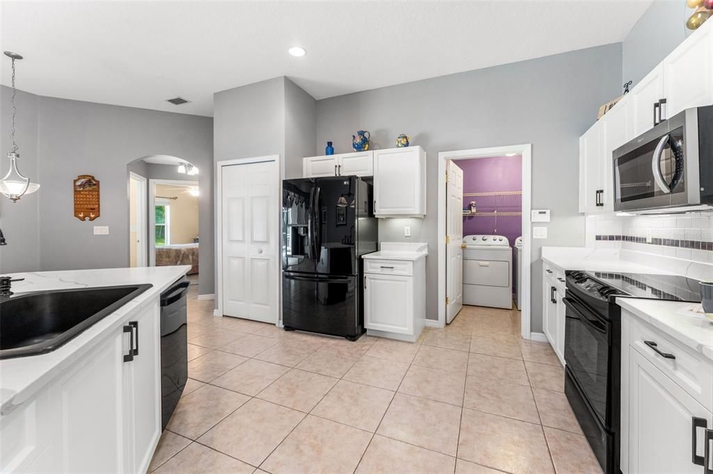For Sale: $525,000 (4 beds, 2 baths, 1705 Square Feet)