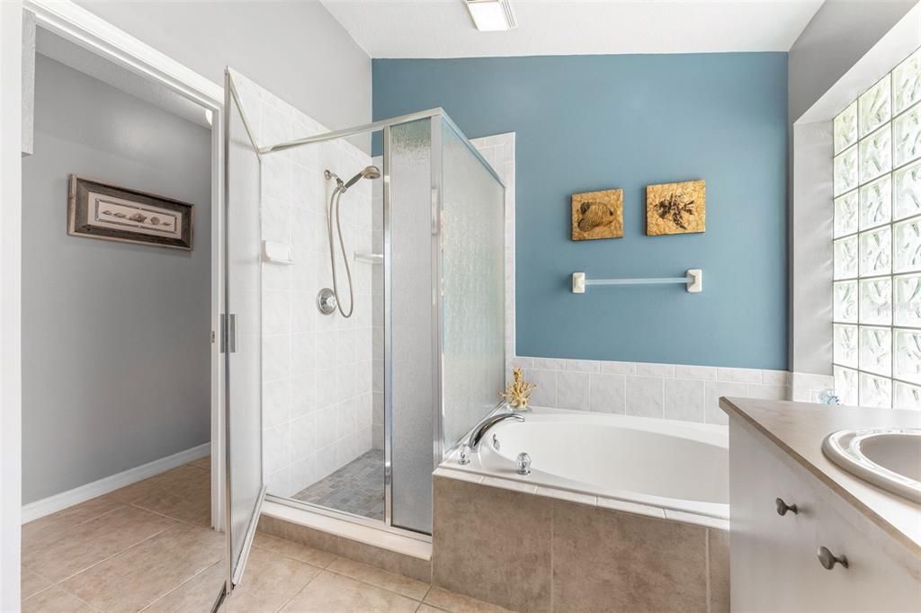 For Sale: $525,000 (4 beds, 2 baths, 1705 Square Feet)