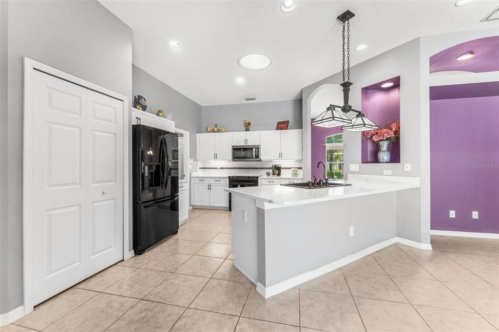 For Sale: $525,000 (4 beds, 2 baths, 1705 Square Feet)