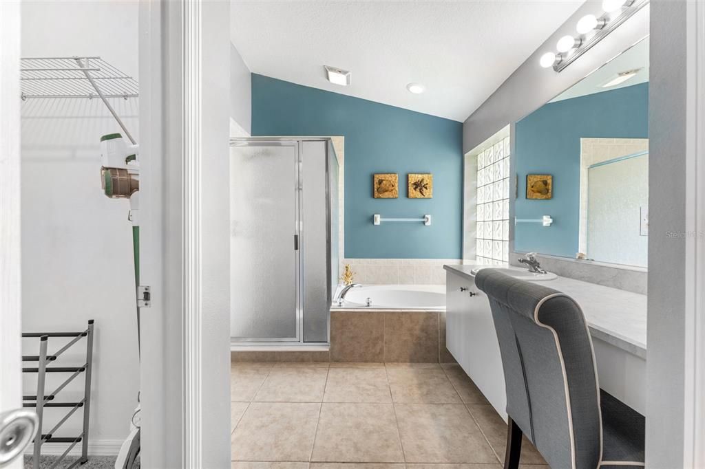 For Sale: $525,000 (4 beds, 2 baths, 1705 Square Feet)