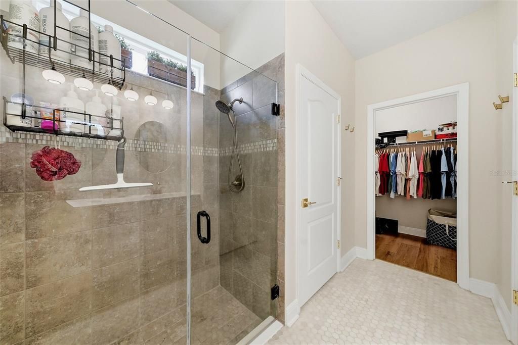 На продажу: $519,999 (4 спален, 3 ванн, 2400 Квадратных фут)