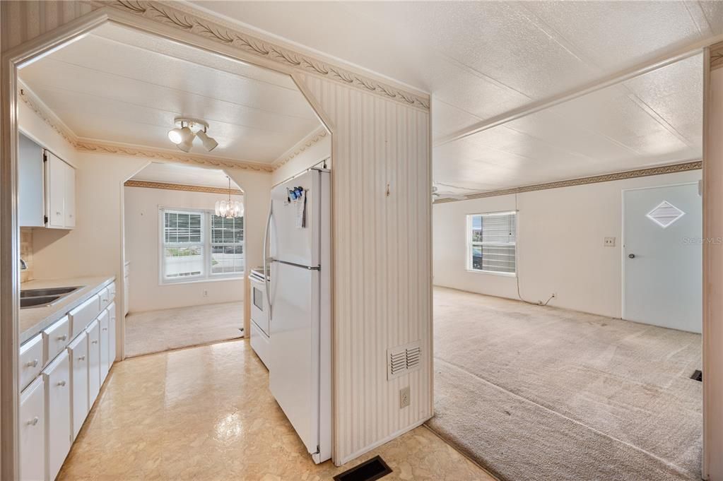 На продажу: $115,000 (2 спален, 2 ванн, 1056 Квадратных фут)