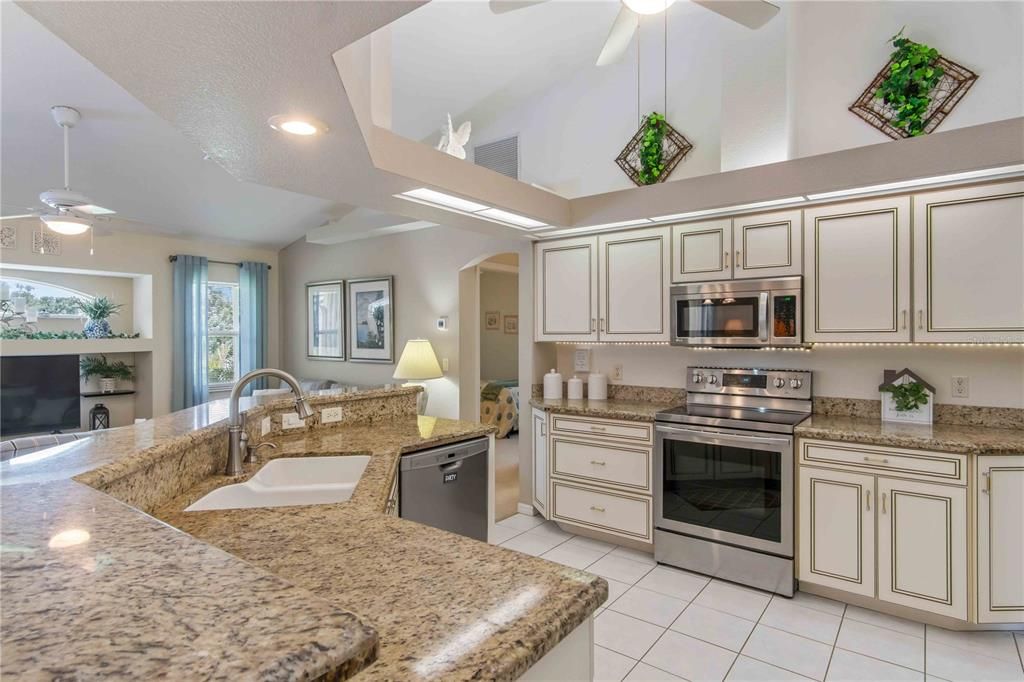 For Sale: $410,000 (3 beds, 2 baths, 1875 Square Feet)