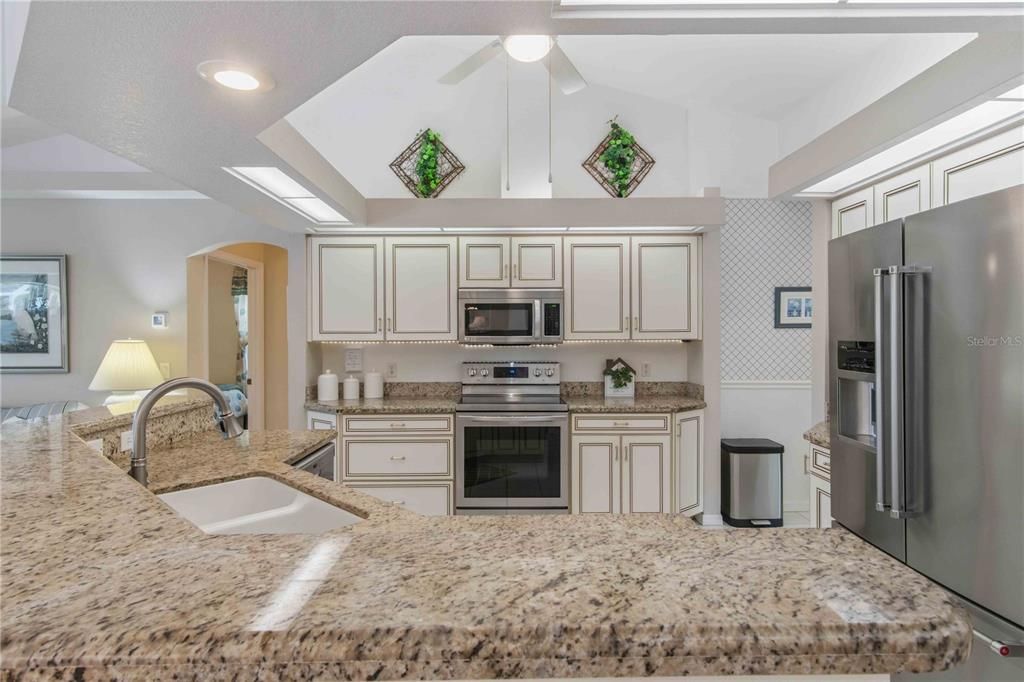 For Sale: $410,000 (3 beds, 2 baths, 1875 Square Feet)