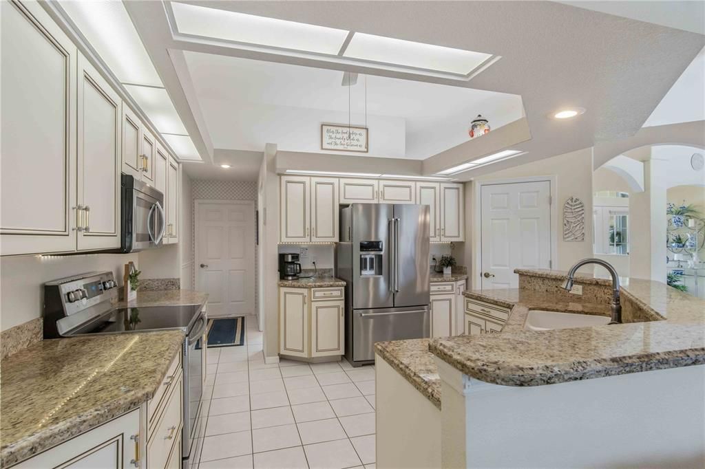 For Sale: $410,000 (3 beds, 2 baths, 1875 Square Feet)