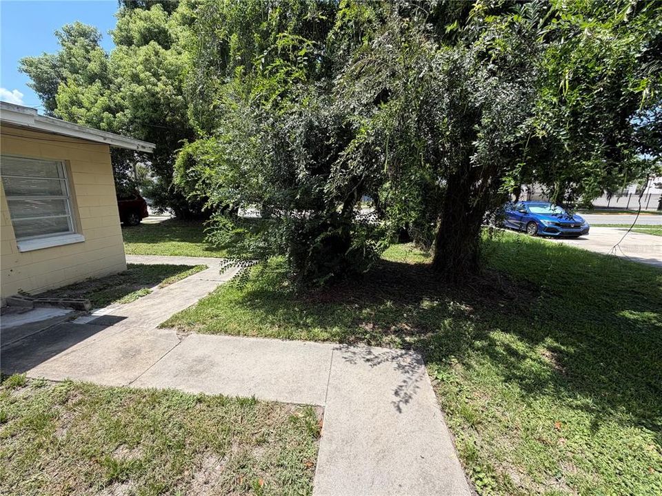 For Rent: $1,495 (2 beds, 1 baths, 800 Square Feet)