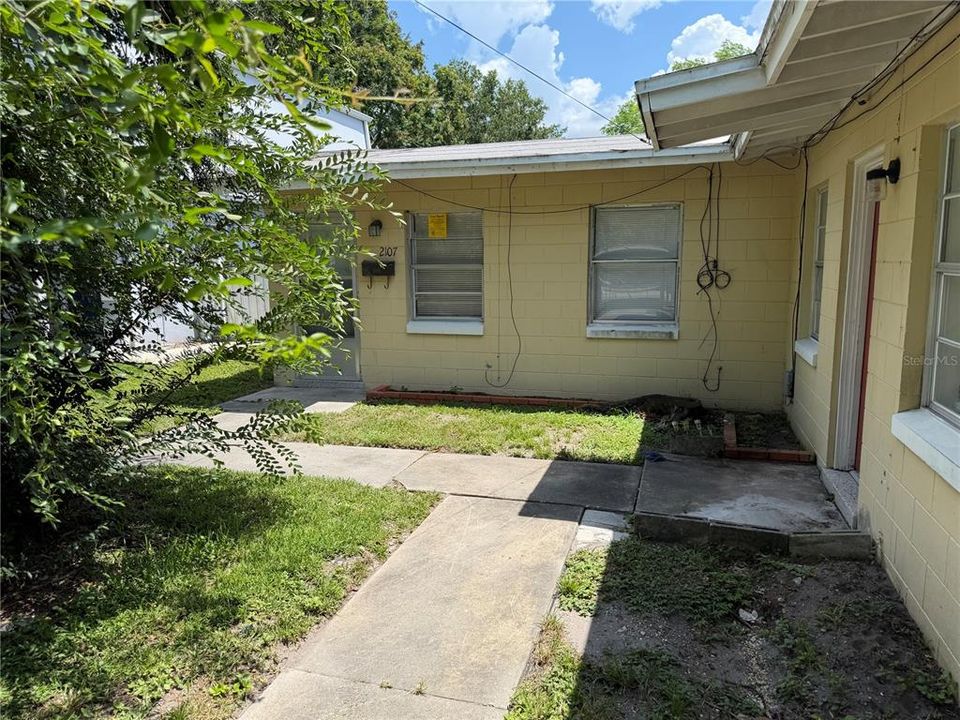 For Rent: $1,495 (2 beds, 1 baths, 800 Square Feet)