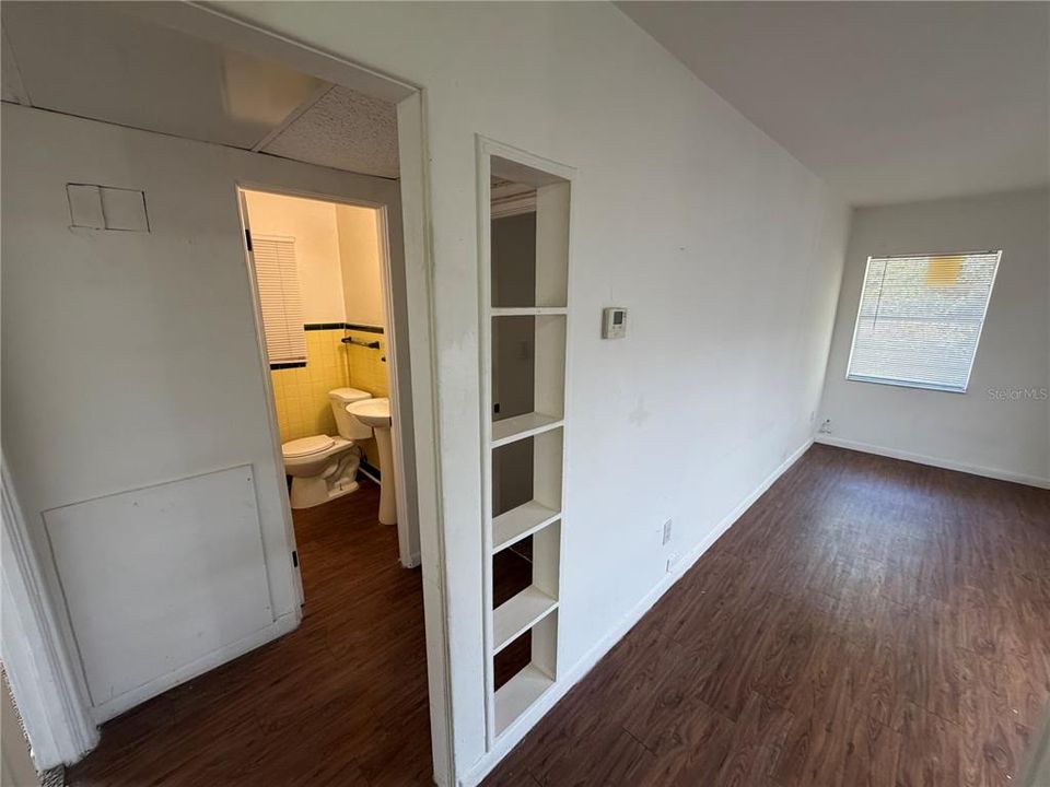 For Rent: $1,495 (2 beds, 1 baths, 800 Square Feet)