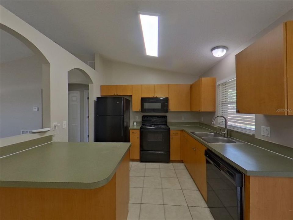 For Rent: $1,929 (3 beds, 2 baths, 1258 Square Feet)