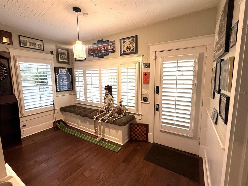 For Rent: $2,900 (2 beds, 2 baths, 1651 Square Feet)
