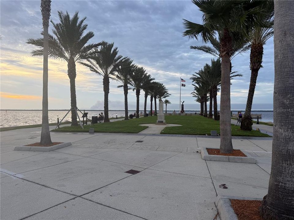 For Rent: $2,900 (2 beds, 2 baths, 1651 Square Feet)