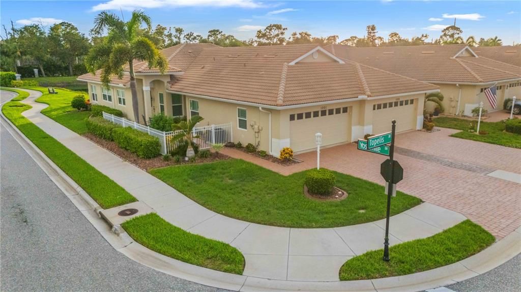 For Sale: $339,900 (2 beds, 2 baths, 1493 Square Feet)