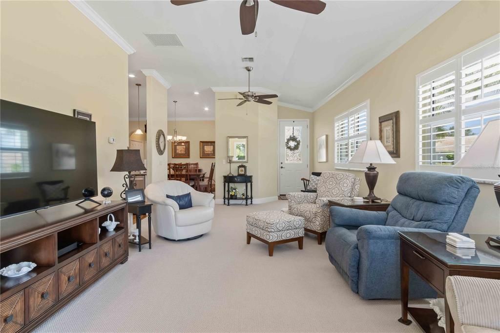 For Sale: $339,900 (2 beds, 2 baths, 1493 Square Feet)