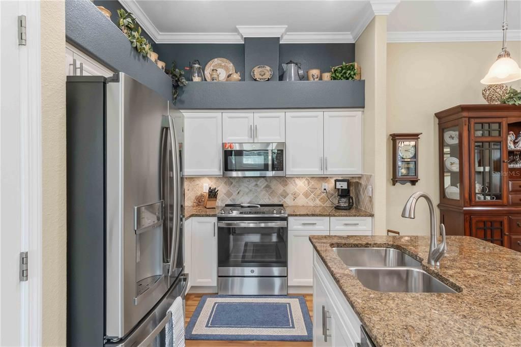 For Sale: $339,900 (2 beds, 2 baths, 1493 Square Feet)