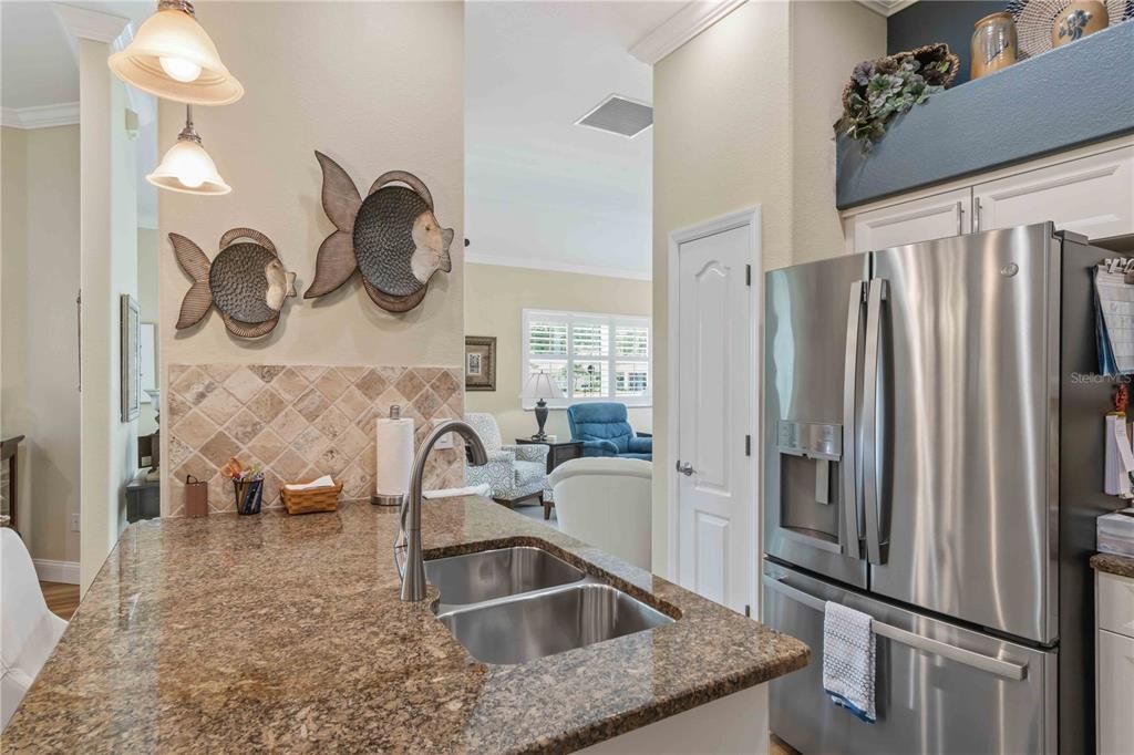 For Sale: $339,900 (2 beds, 2 baths, 1493 Square Feet)
