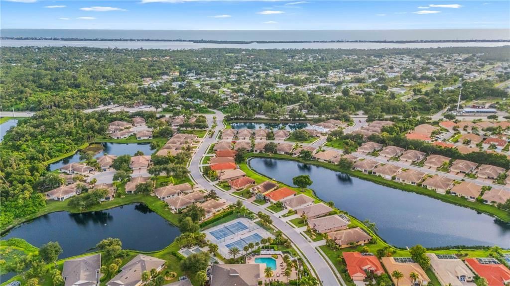 For Sale: $339,900 (2 beds, 2 baths, 1493 Square Feet)