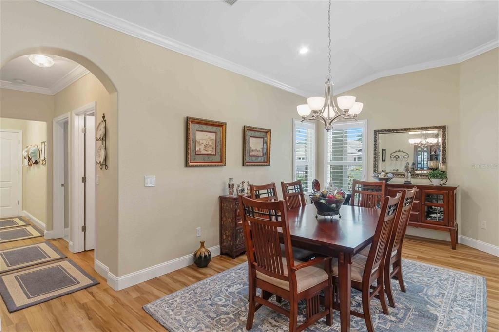 For Sale: $339,900 (2 beds, 2 baths, 1493 Square Feet)