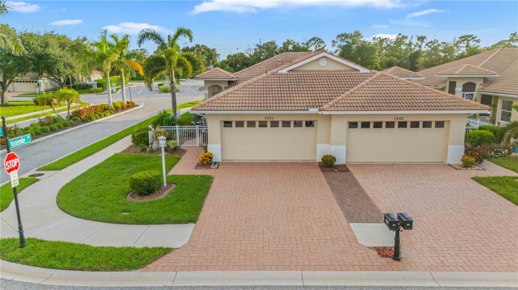 For Sale: $339,900 (2 beds, 2 baths, 1493 Square Feet)