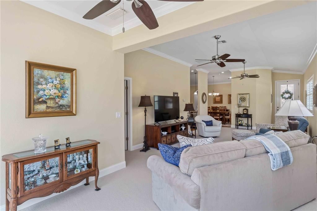For Sale: $339,900 (2 beds, 2 baths, 1493 Square Feet)
