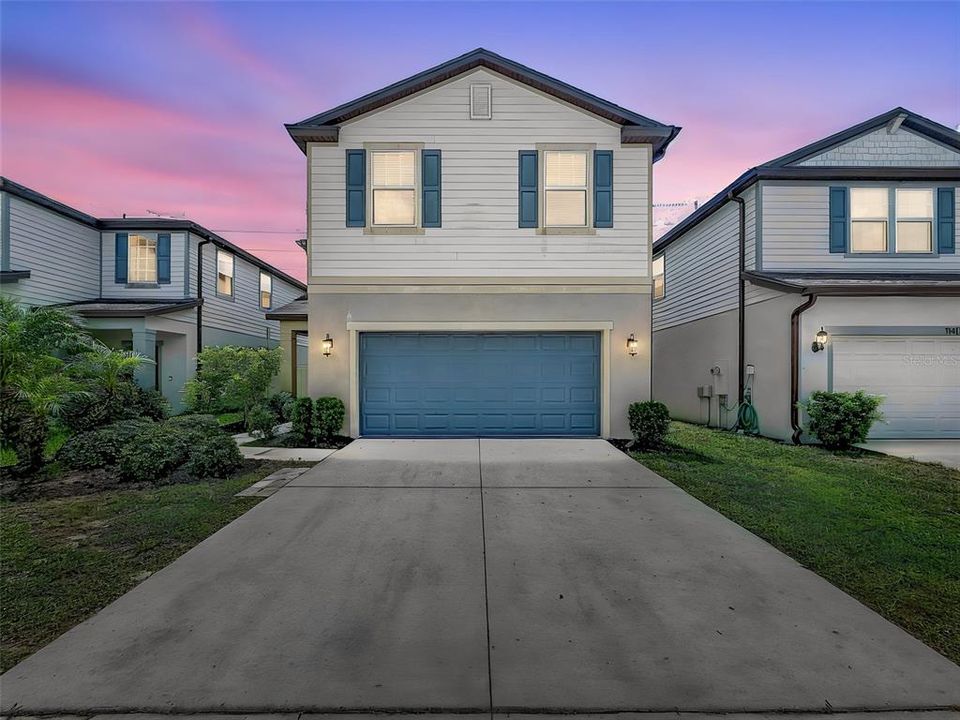 Activo con contrato: $374,990 (4 camas, 2 baños, 2518 Pies cuadrados)