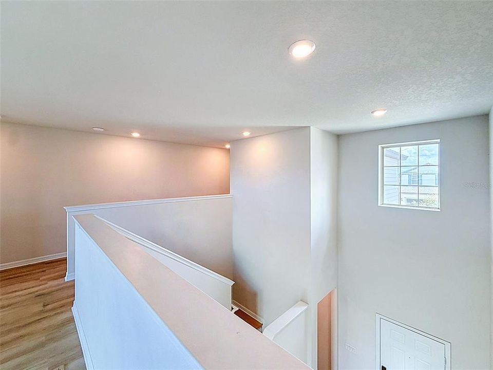 Activo con contrato: $374,990 (4 camas, 2 baños, 2518 Pies cuadrados)