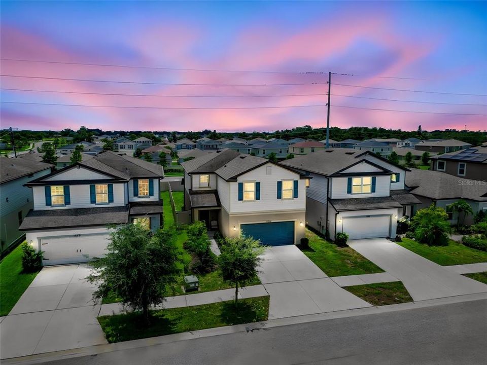 Activo con contrato: $374,990 (4 camas, 2 baños, 2518 Pies cuadrados)