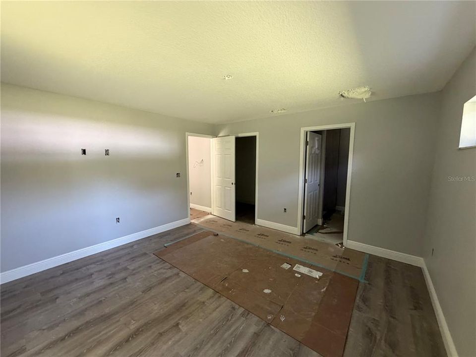 For Sale: $289,900 (3 beds, 2 baths, 1558 Square Feet)
