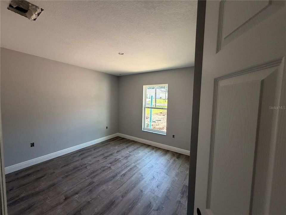 For Sale: $289,900 (3 beds, 2 baths, 1558 Square Feet)