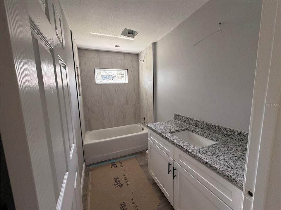 For Sale: $289,900 (3 beds, 2 baths, 1558 Square Feet)