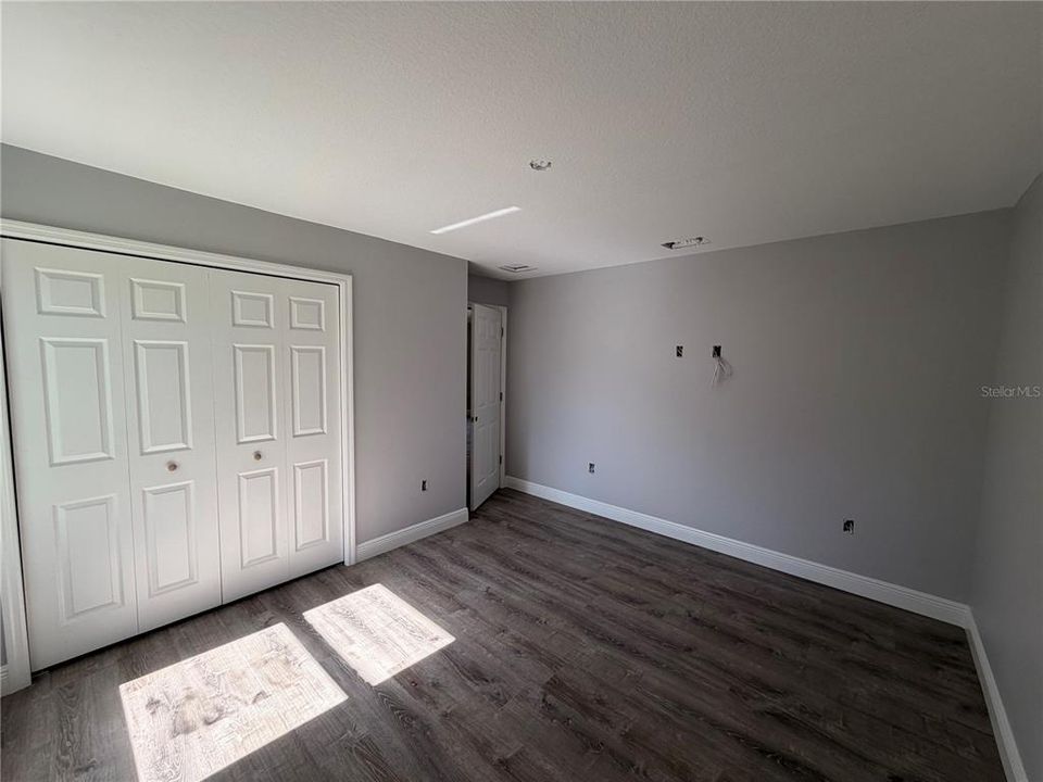 For Sale: $289,900 (3 beds, 2 baths, 1558 Square Feet)