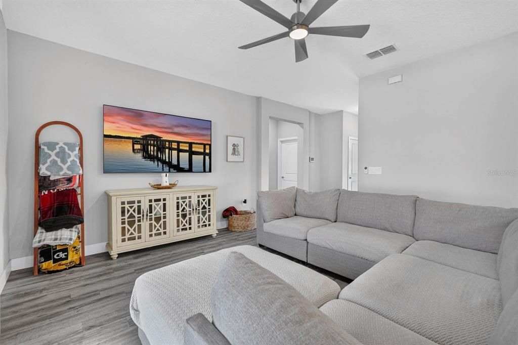 Active With Contract: $399,000 (3 beds, 2 baths, 1675 Square Feet)