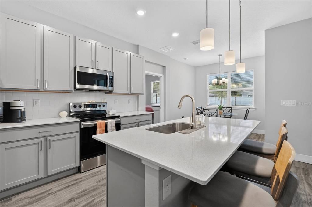Active With Contract: $399,000 (3 beds, 2 baths, 1675 Square Feet)