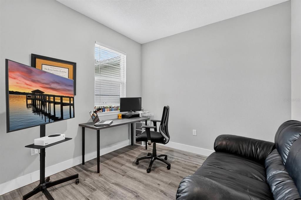 Active With Contract: $399,000 (3 beds, 2 baths, 1675 Square Feet)