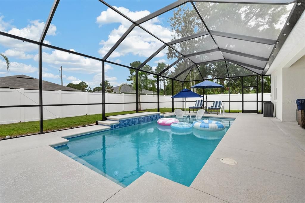 Active With Contract: $399,000 (3 beds, 2 baths, 1675 Square Feet)