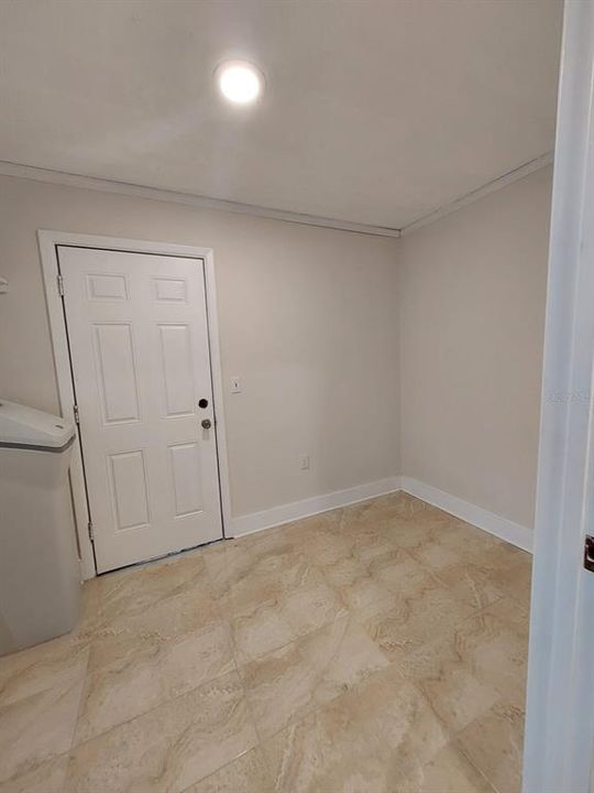 For Rent: $2,100 (3 beds, 2 baths, 1777 Square Feet)