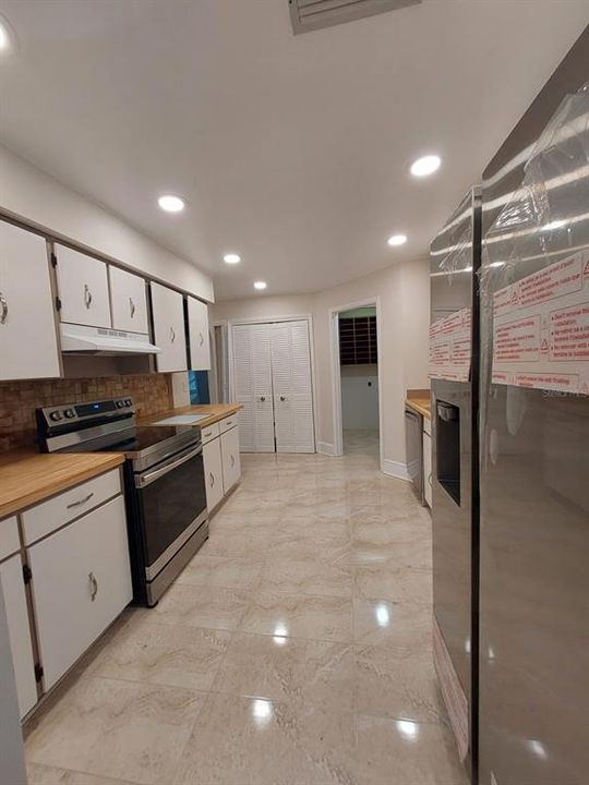 For Rent: $2,100 (3 beds, 2 baths, 1777 Square Feet)
