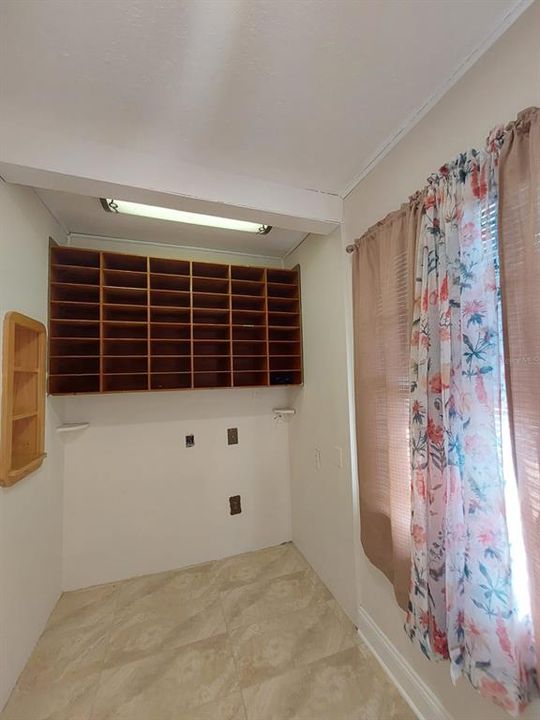 For Rent: $2,100 (3 beds, 2 baths, 1777 Square Feet)