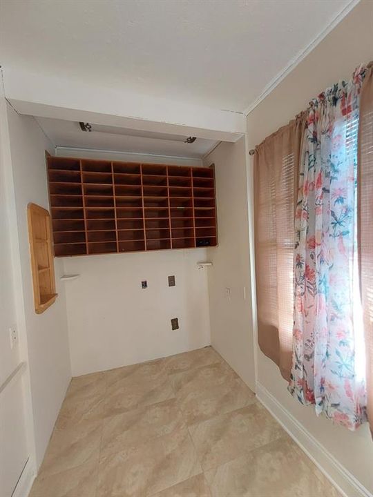 For Rent: $2,100 (3 beds, 2 baths, 1777 Square Feet)