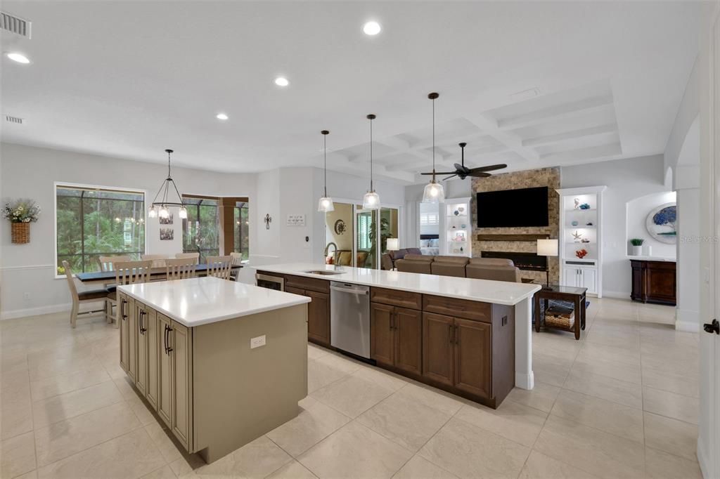 For Sale: $950,000 (3 beds, 3 baths, 2456 Square Feet)