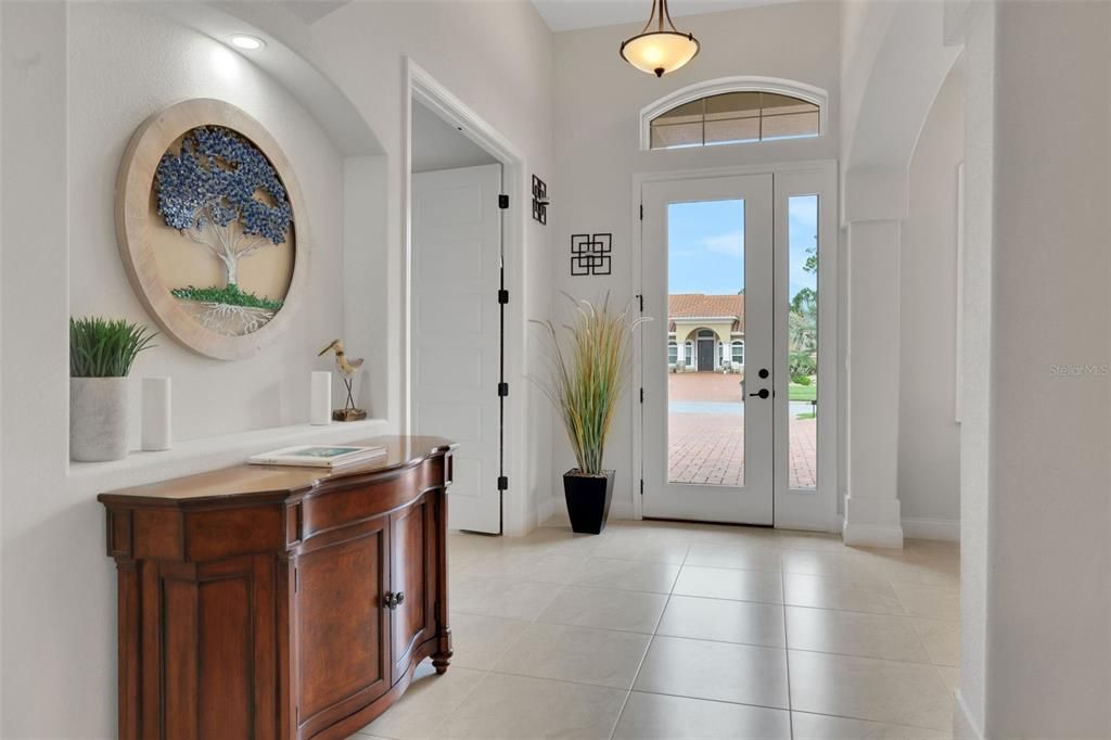 For Sale: $950,000 (3 beds, 3 baths, 2456 Square Feet)