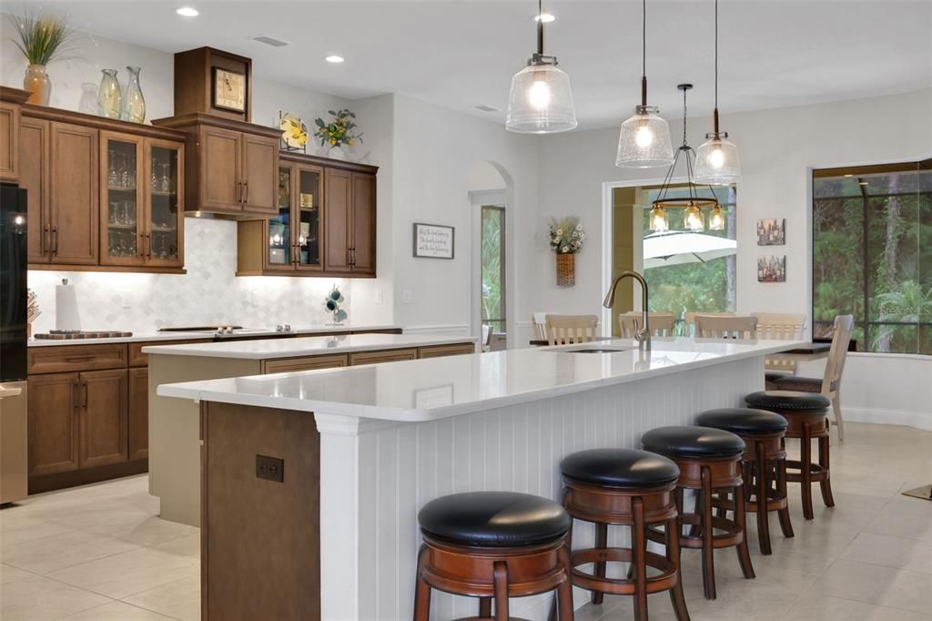 For Sale: $950,000 (3 beds, 3 baths, 2456 Square Feet)