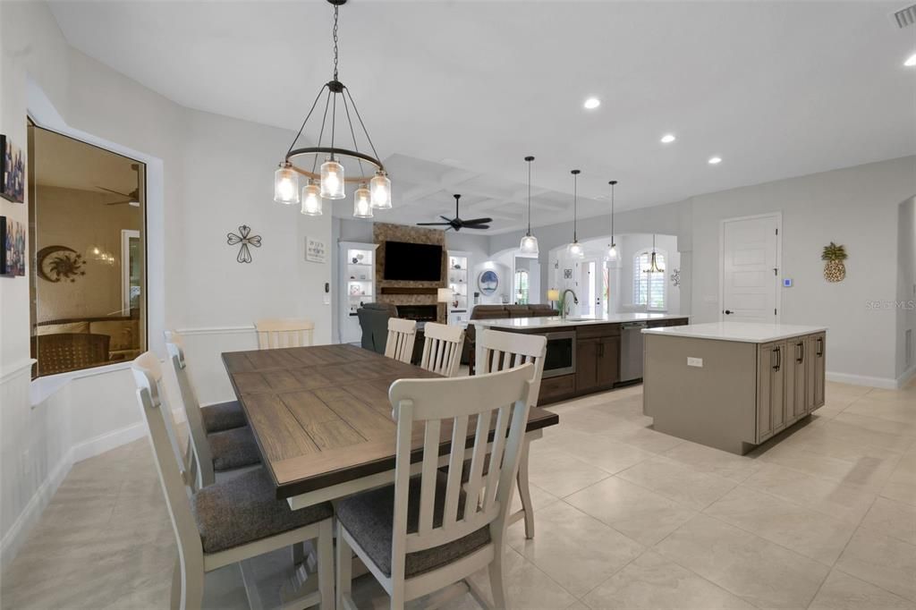 For Sale: $950,000 (3 beds, 3 baths, 2456 Square Feet)