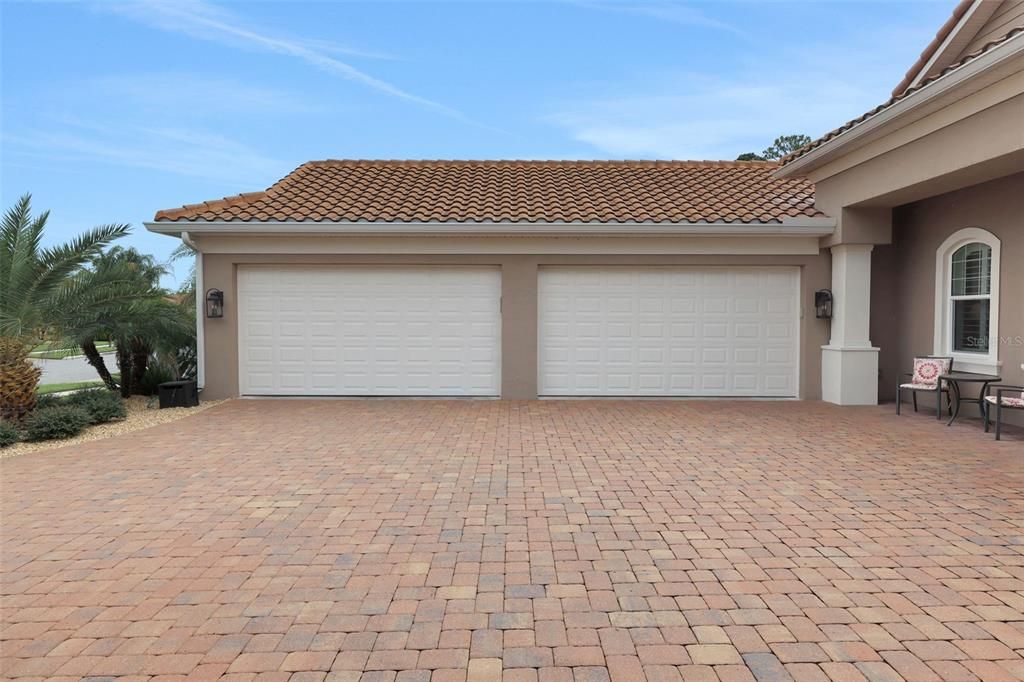 For Sale: $950,000 (3 beds, 3 baths, 2456 Square Feet)