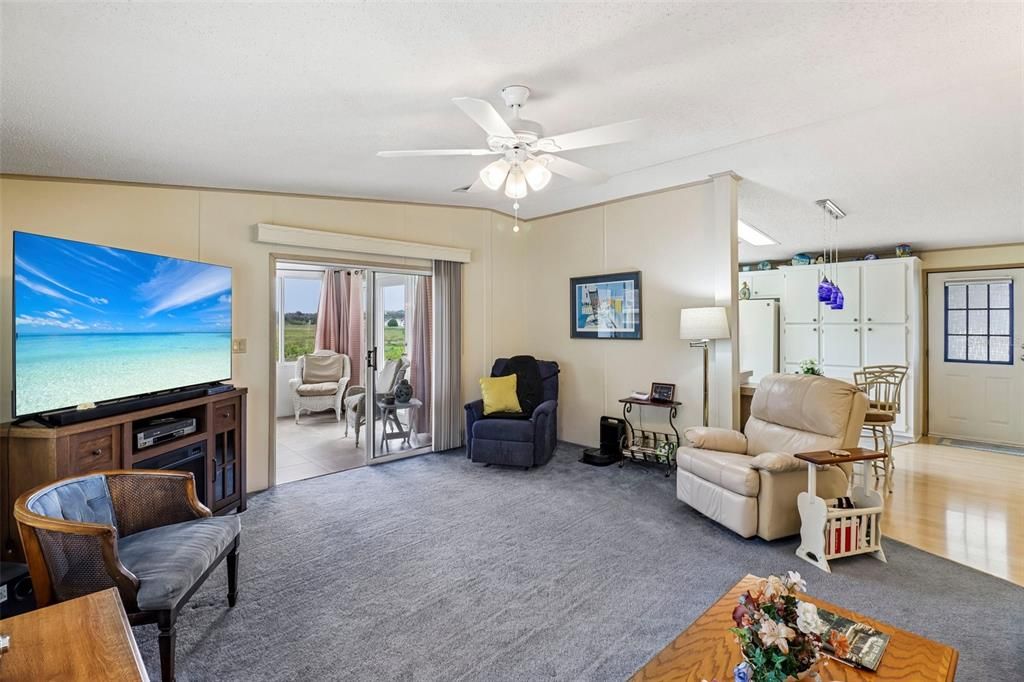 For Sale: $191,000 (2 beds, 2 baths, 1349 Square Feet)