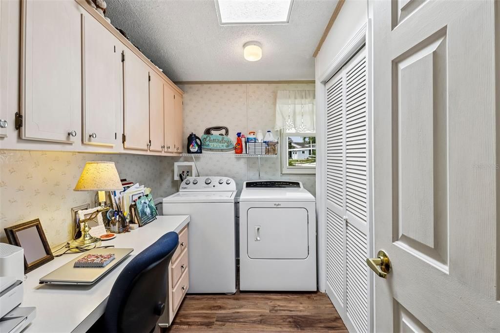 For Sale: $191,000 (2 beds, 2 baths, 1349 Square Feet)