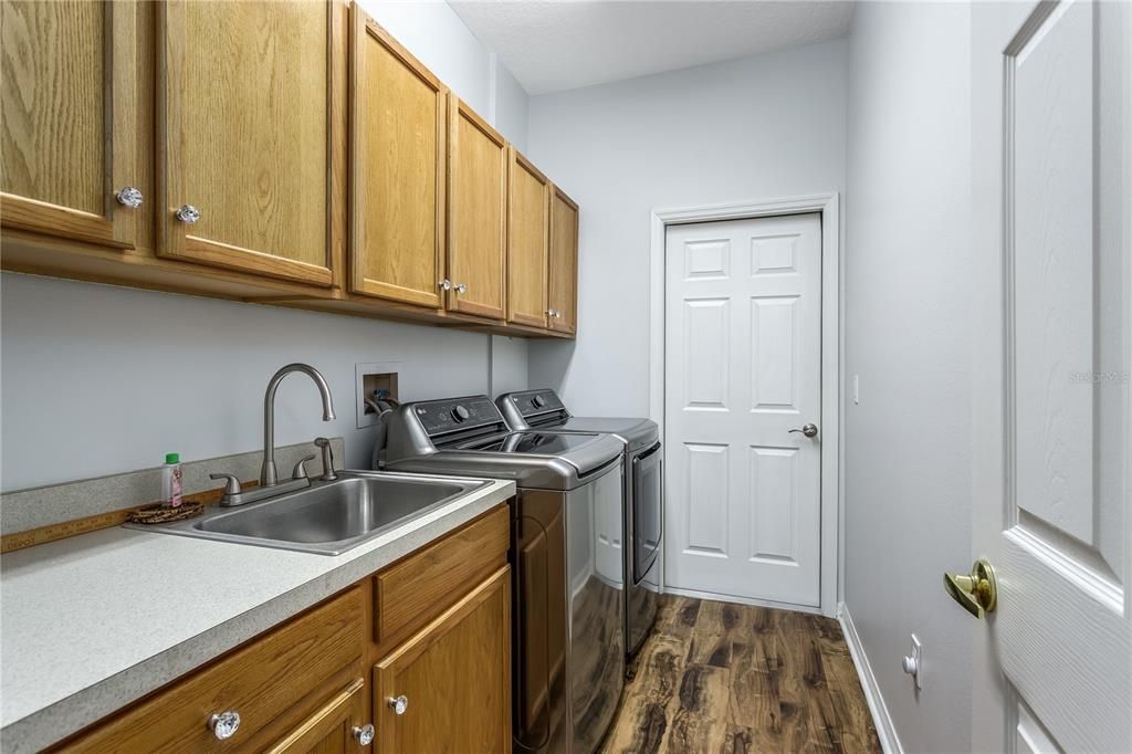For Sale: $339,000 (3 beds, 2 baths, 1411 Square Feet)