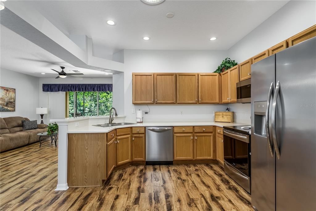 For Sale: $339,000 (3 beds, 2 baths, 1411 Square Feet)