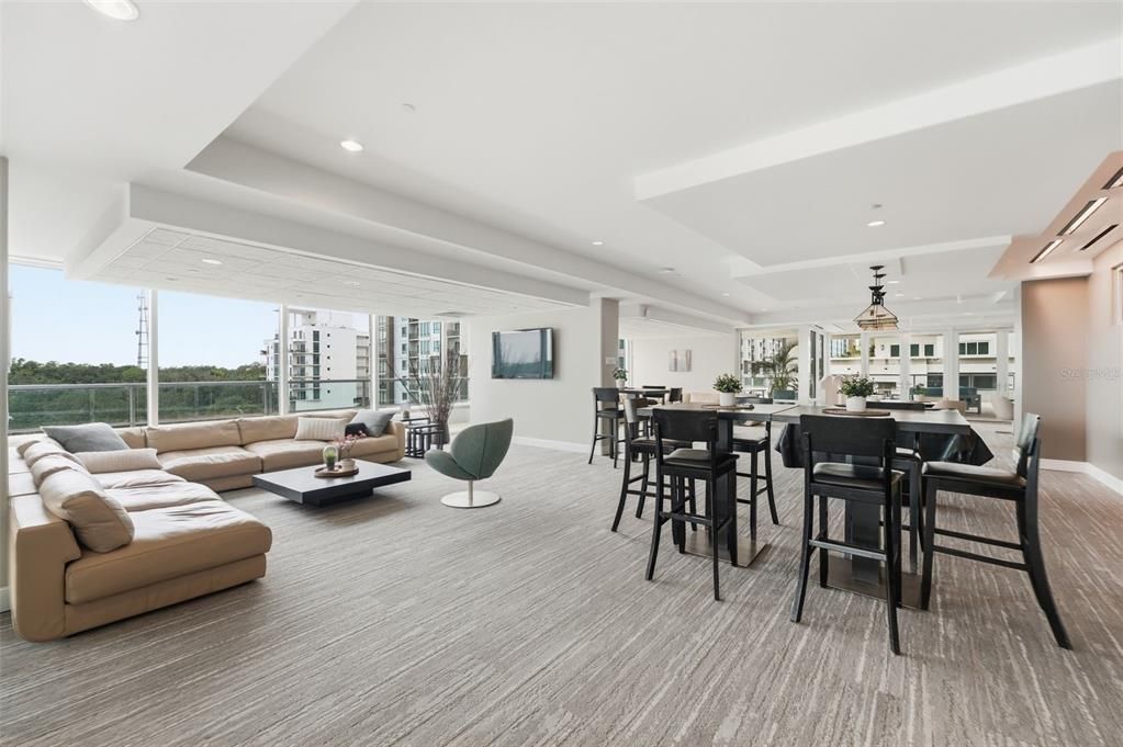 For Sale: $260,000 (1 beds, 1 baths, 980 Square Feet)