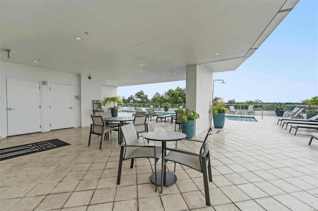 For Sale: $260,000 (1 beds, 1 baths, 980 Square Feet)
